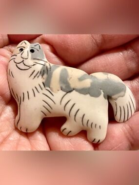 Vintage Whimsical Cat Ceramic Brooch in Cream and Gray